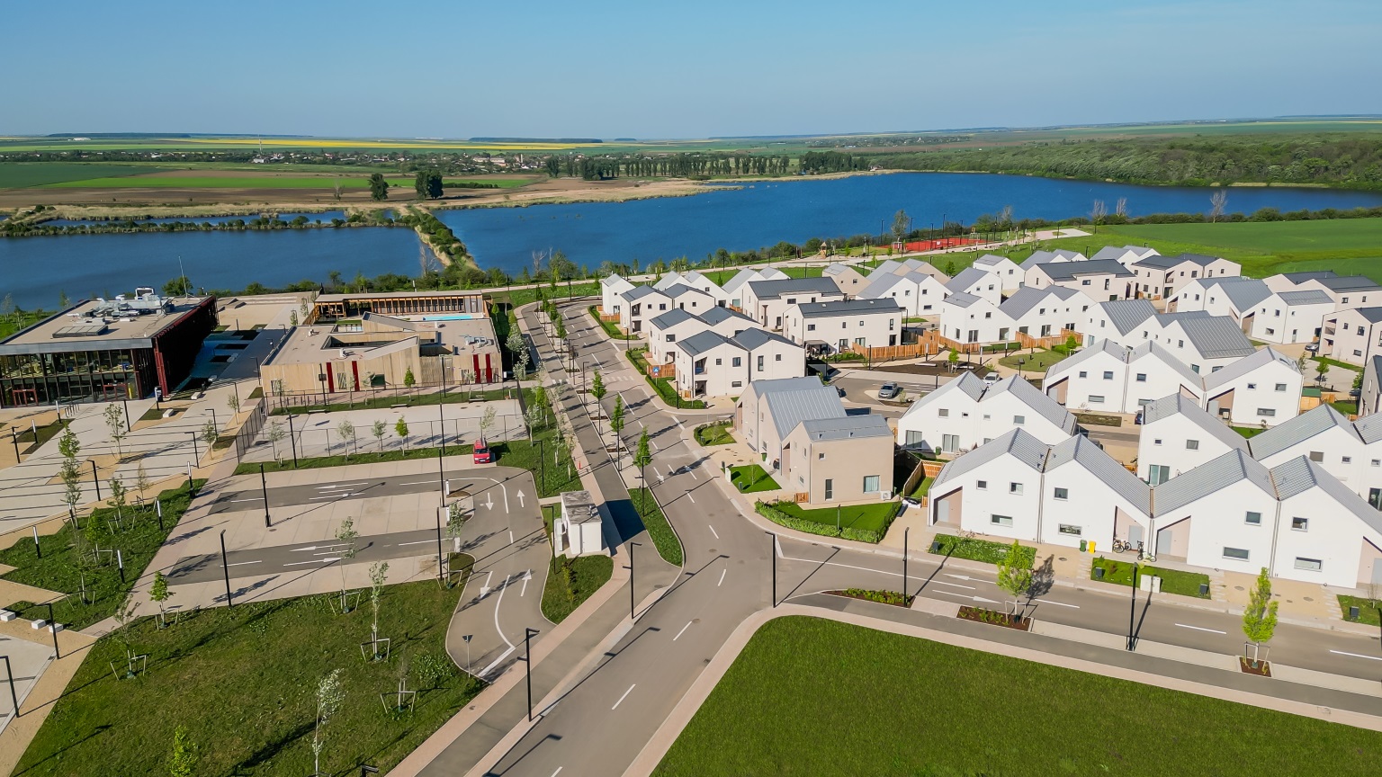 Liziera de Lac, ansamblul imobiliar dezvoltat de Liebrecht & wooD, continuă să își extindă facilitățile prin inaugurarea clădirii Agora