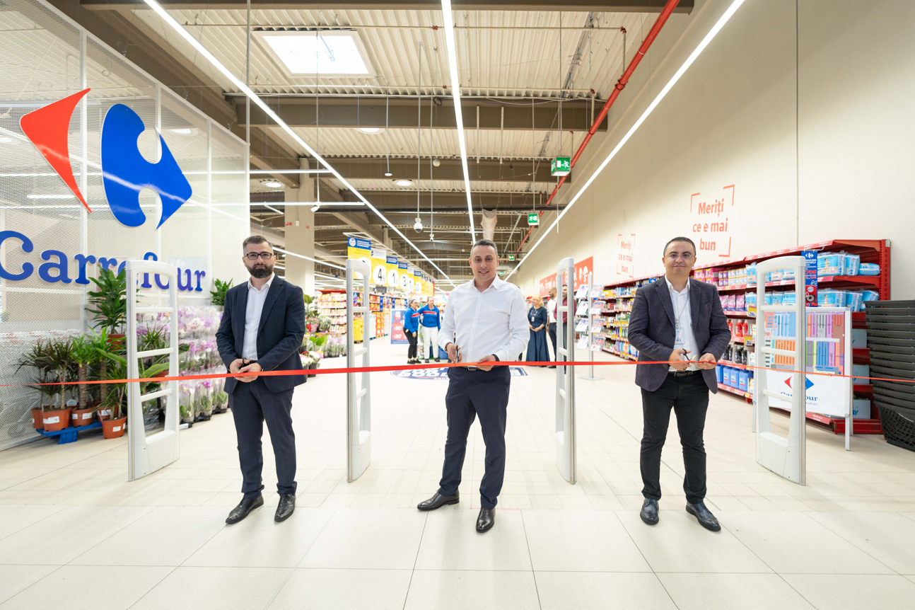 Cora devine Carrefour: Primul hipermarket integrat complet în București